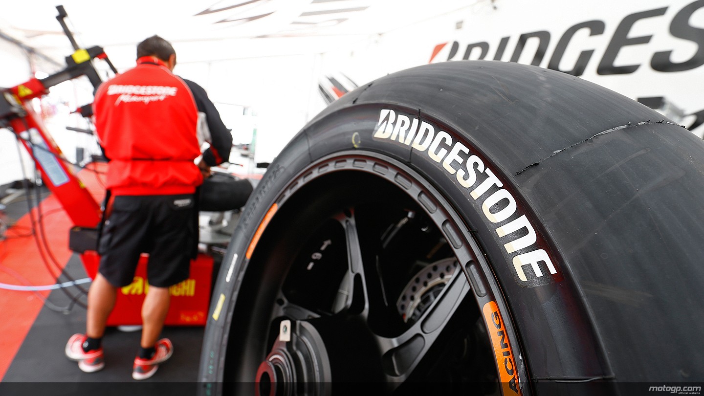 Bridgeston presenta su nuevo neumatico duro para MotoGP